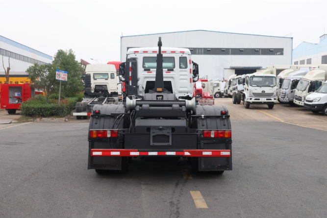 重汽前四后八勾臂垃圾車