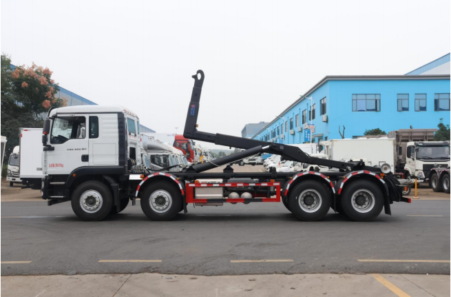重汽前四后八勾臂垃圾車